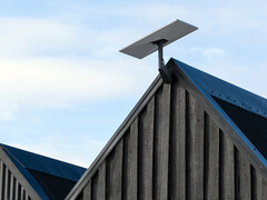 The standard Starlink Residential plan dish mounted on a rooftop (Image source: SpaceX)