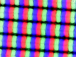 RGB sub-pixel arrangement in the MSI GT76 9SG.