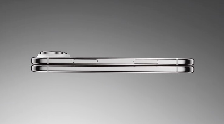 The iPhone Ultra foldable is likely to be around 9.4 mm thin when folded.