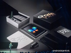 The Galaxy Fold and the contents of its original packaging. (Source: Android Central)