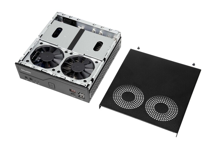 The DH810S does not skimp on cooling, sports dual 70 mm fans.