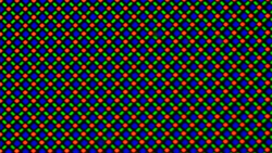 The OLED display has an RG/BG sub-pixel matrix consisting of one red, one blue und one green light diode.
