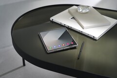 Samsung reportedly developing Dynamic Island-like feature for One UI 7 (Image source: Samsung)
