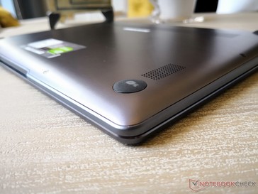 Chassis feels as strong as the MateBook X Pro even tho the MateBook 13 is a "mainstream" solution