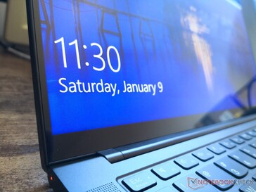 Edge-to-edge glass touchscreen on all SKUs. Users can choose between 1080p 400 nits or 4K UHD 500 nits