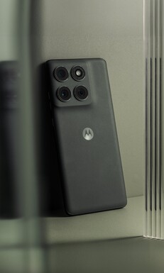 The Motorola Edge 2025 can be available in a single color. (Image source: Evan Blass)