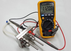 The prototype proton battery looks considerably thicker than the cellphone Lithium-ion ones. (Source: RMIT) The prototype proton battery looks considerably thicker than the cellphone Lithium-ion ones. (Source: RMIT)