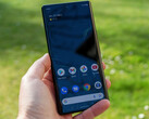 The Google Pixel 6 Pro has a 6.7-inch LTPO AMOLED display with 120Hz refresh rate (Image source: Daniel Schmidt / Notebookcheck) 