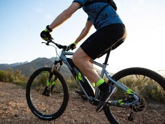 The Decathlon E-ST 100 e-bike has a 380Wh battery. (Image source: Decathlon)