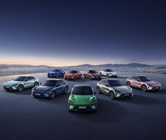 A selection of Xiaomi YU7 SUVs (Image source: Xiaomi)