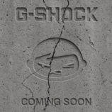 Klip zwiastujący (na zdjęciu) pokazuje popękany cement z logo obu marek wyrytym na powierzchni, a następnie napis "Coming Soon" (Źródło zdjęcia: G-Shock UK)