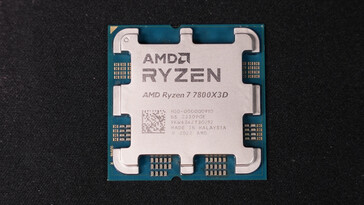 Fake Ryzen 7 7800X3D IHS (Image source: Der8auer)