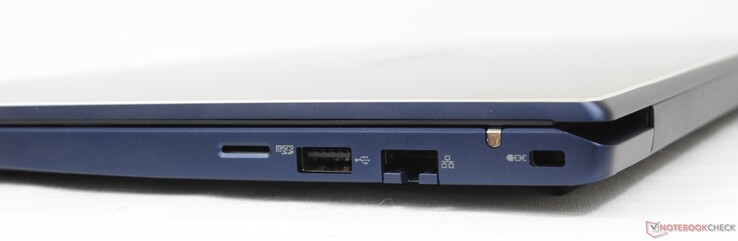 Right: MicroSD reader, USB-A 3.2, Gigabit RJ-45, Kensington lock