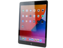 Apple iPad 10.2 (2020) review. Device provided courtesy of: Apple Germany