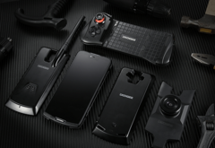The Doogee S90 comes with 4 modules: the powerbank, the night vision camera, the walkie-talkie and the game controller. (Source: Doogee) 