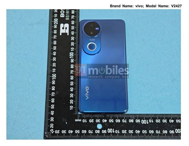 Vivo V50 in blue color. (Image source: 91Mobiles)