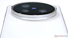 The Zeiss camera of the Vivo X200 Ultra successor in 2026 will be the first and the only one with a dual-200 megapixel assembly. (Image source: Notebookcheck)