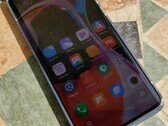 Xiaomi has supposedly settled on a punch-hole display of the Mi 11 Pro - Mi 10 Pro pictured. (Image source: Notebookcheck)