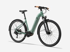 The Decathlon Rockrider E-ACTV 500 hybrid bike has been launched in the EU. (Image source: Decathlon)