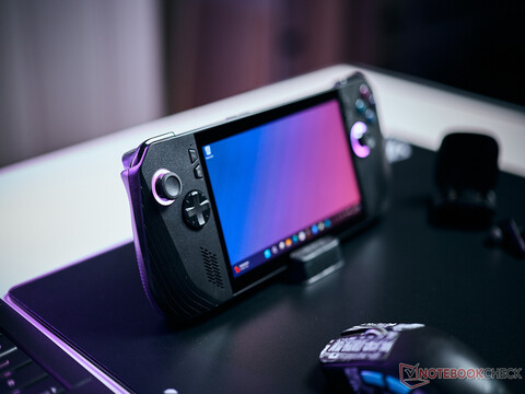 Asus ROG Ally X Review - The best gaming handheld thanks to faster RAM and a huge 80 Wh battery