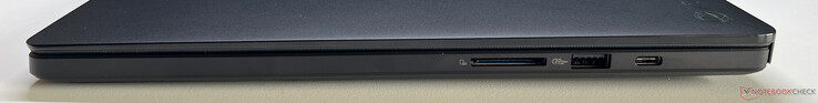 Right: SD card reader, USB-A 3.2 Gen 2 (10 GBit/s), USB-C 3.2 Gen 2 (10 GBit/s, DisplayPort, Power Delivery)