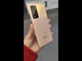 A shot from an alleged hands-on Honor V40 leak. (Source: Weibo)