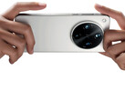The new Find X8 Ultra carries a Night God penta camera system. (Image source: Oppo)