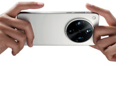 The new Find X8 Ultra carries a Night God penta camera system. (Image source: Oppo)