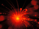 The frequency of the photons used can be transmitted via a fiber optic network. (Image: pixabay/BarbaraJackson)