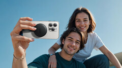 Anker MagGo USB-C adapter can charge your iPhone and transfers files to the SD card at the same time (Image source: Anker)