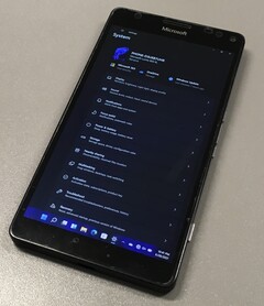 The Lumia 950 XL running Windows 11. (Image source: Gustave Monce)