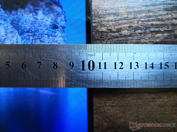Narrow side bezels