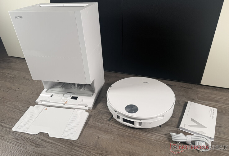 The very manageable scope of delivery of the Mova S70 Roller