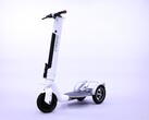 The Striemo three-wheeled e-scooter has a balance assist mechanism for maximum stability. (Image source: Striemo)