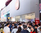 Zum Xiaomi 17 Verkaufsstart am heutigen 27. September gab es lange Schlangen und einen Rekord. Auch der Import ist bereits möglich: (Bildquelle: Xiaomi)