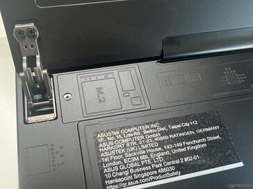 Maintenance cover with Torx screw (T5)