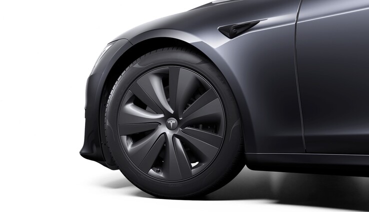Rim view of Tesla's new Stealth Grey color