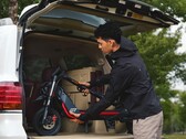 The Segway ZT3 Pro e-scooter features a 650 W motor and delivers a top speed of up to 24.9 mph (40 kph) (Image source: Segway)