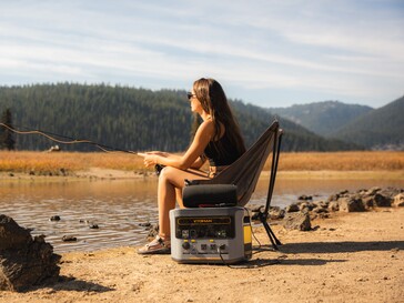 The Vtoman FlashSpeed 1500 portable power station has an LCD screen (Image source: Vtoman)