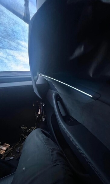 Alleged 2025 Model Y interior