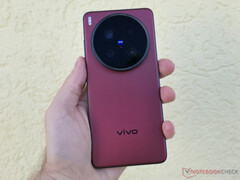 The Vivo X200 Ultra has gained fresh camera improvements for the second month running. (Image source: Notebookcheck)