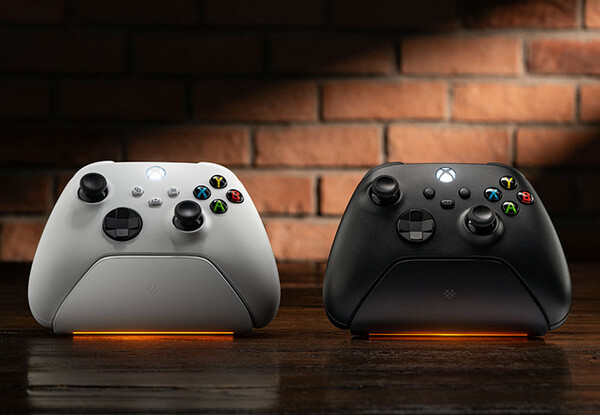 The 8BitDo Ultimate Charging Dock for Xbox Controllers has an adjustable LED charging indicator..