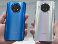 Honor will offer the X20 5G in three colours, including the two shown here. (Image source: RODENT950)