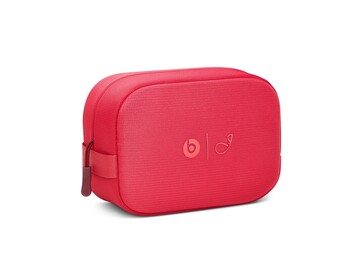 The headphones comes with a matching carrying case. (Image source: Beats by Dre)
