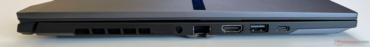 Left: Power supply-in, Gigabit Ethernet, HDMI 2.1, USB 3.2 Gen 1 Type-A (5 Gbit/s), USB4 Type-C (40 GBit/s, DisplayPort 1.4, Power Delivery 3.0)