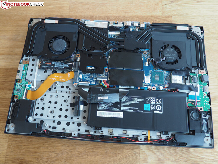 A look at the inside of the Schenker XMG Neo 17