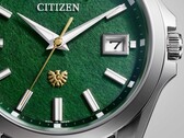 The deep green dial is made from traditional Japanese washi paper layered with multiple natural dyes.