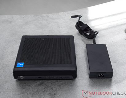 HP Elite Mini 800 G9 and the power supply unit (19.5 V; 6.15 A)