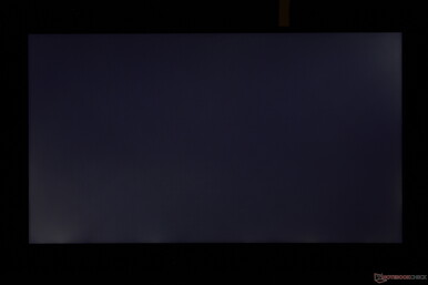 Minor-moderate uneven backlight bleeding along the corners