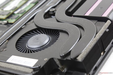 Dual ~45 mm fans with seven heat pipes